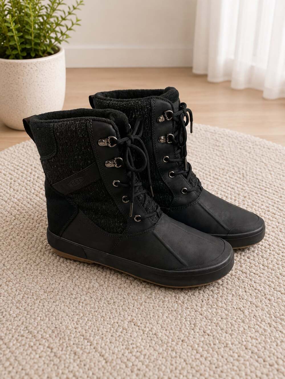 Keen Women's Elsa II Waterproof Wool Lace Up Duck Boots, Black, Size 8.5